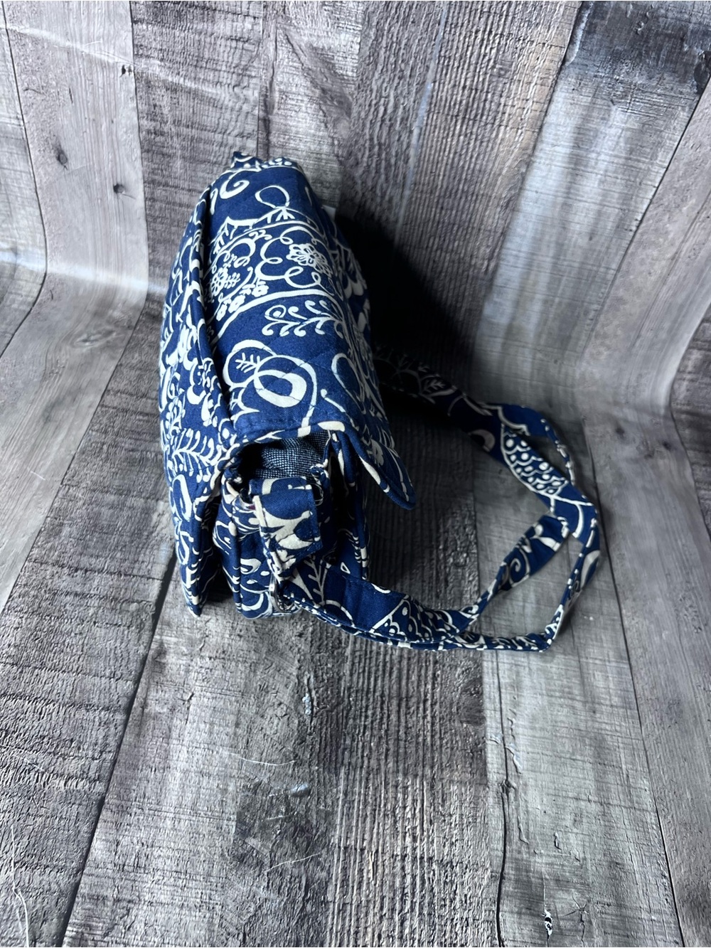 Vera Bradley Navy and Cream Quilted Floral Crossbody - Picture 4 of 12